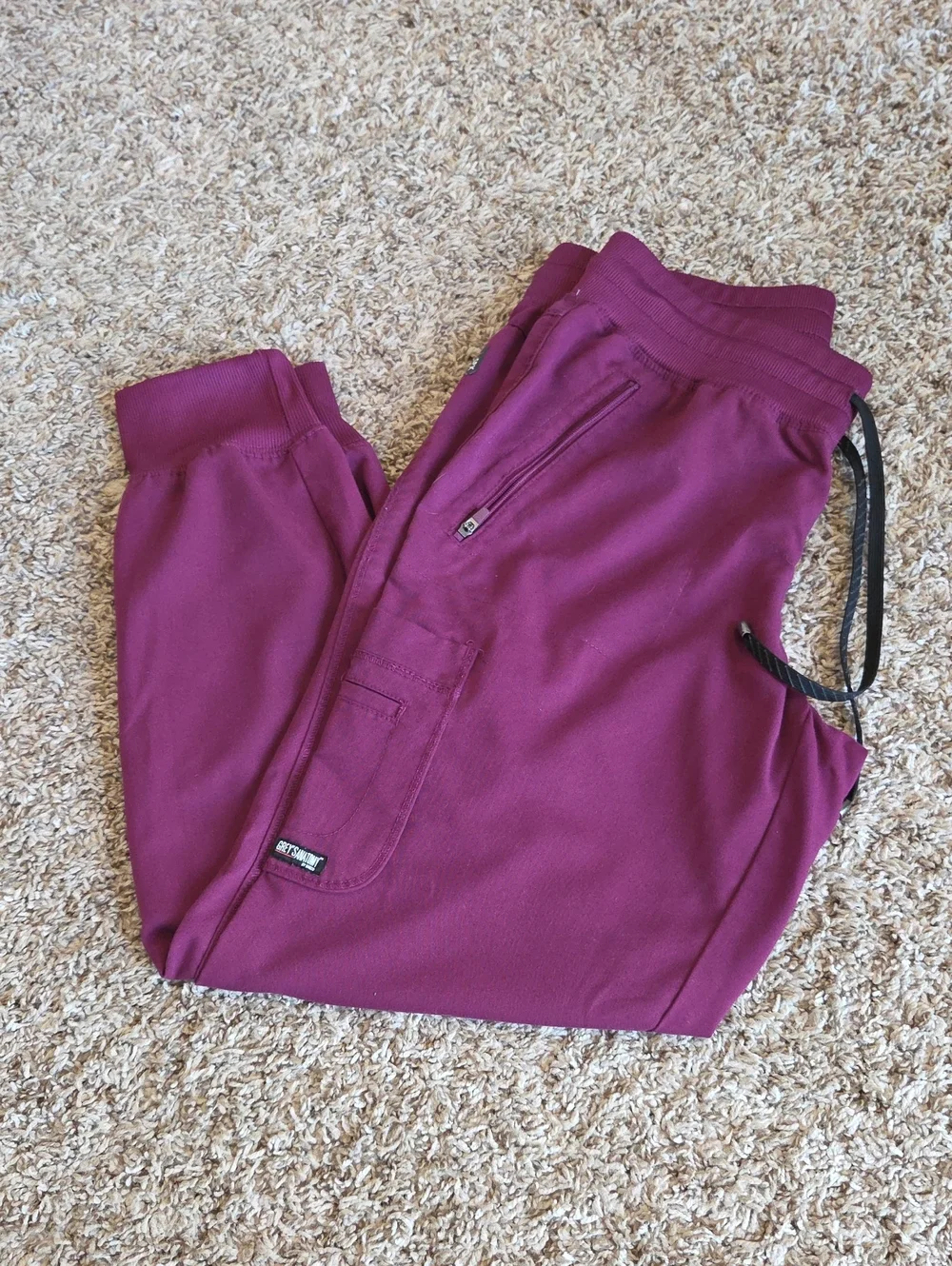 Grey's Anatomy Small Petite Jogger Scrub Pants In Marroon